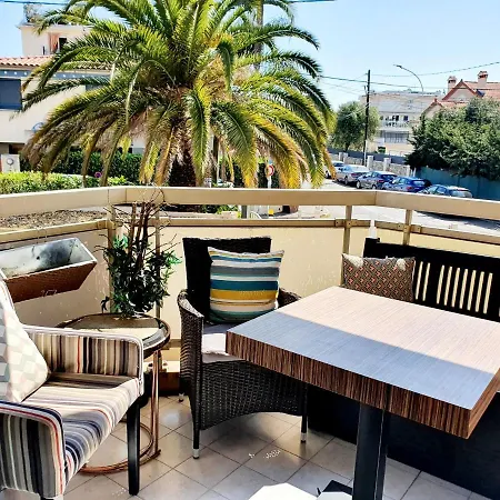 Bel A 50m De La Plage, 2 Pieces Climatisees, Parking Prive Antibes